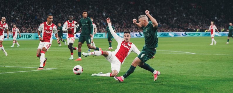 N.E.C. en Ajax in evenwicht in Johan Cruijff Arena